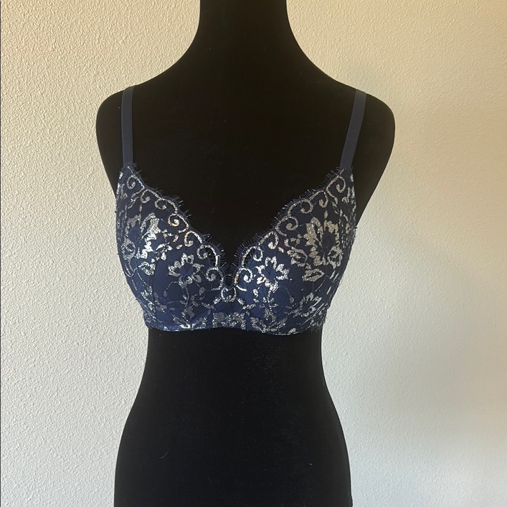 NWOT Victoria's Secret Blue Lace Bra Lightly Padded No-Wire